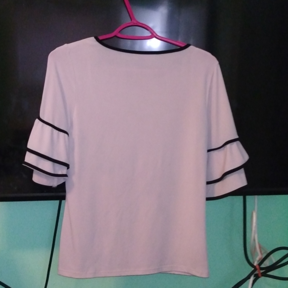 Black and cream pink Ivanka trump blouse